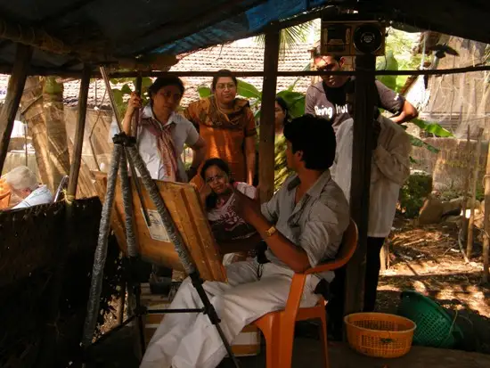 Shri. Sandeep Yadav explaining painting details to participants