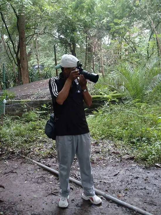 rider doing photography at Pune university campus