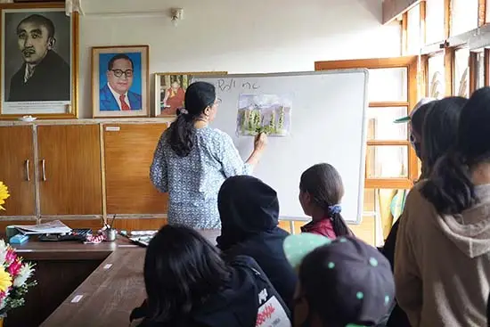 Watercolour painting demonstration by artist Chitra Vaidya