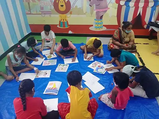 children at painting workshop at TMC, Mumbai on 19 May 2022