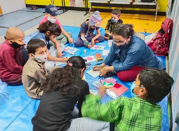 Kite making workshop for kids at TMC, Mumbai