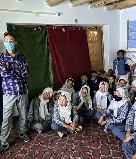 expression of childrens as they look at shortlisted artworks from Khula Aasmaan art contests