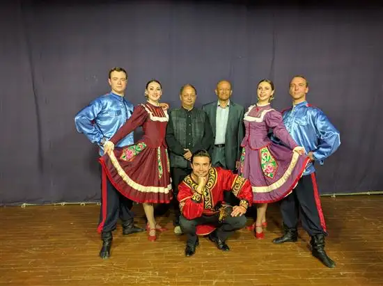 Milind Sathe and Dr Gagan Patwardhan with Peter Zakharov and Russian Dance group Barynya at Pune