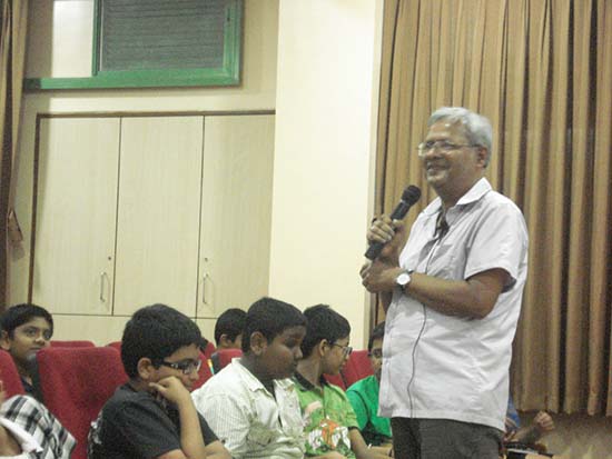Question answers with students at Calligraphy workshop at Jnana Prabodhini Prashala, Pune 