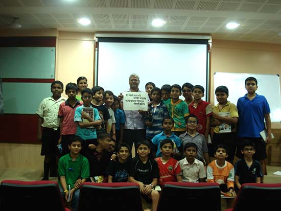 Prof. Babu Udupi with students at Jnana Prabodhini Prashala, Pune