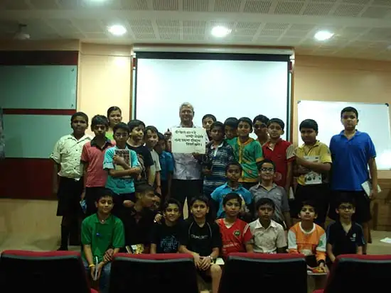 Prof. Babu Udupi with students at Jnana Prabodhini Prashala, Pune