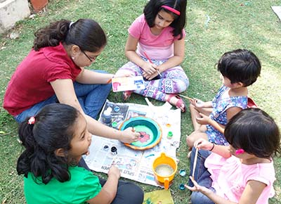 Kids celebrate Holi painting earthen pots - 4