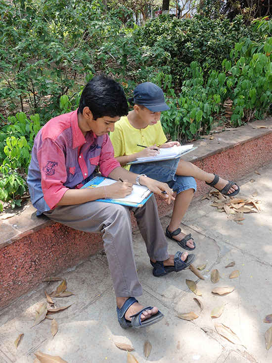 Outdoor sketching workshop for children 11