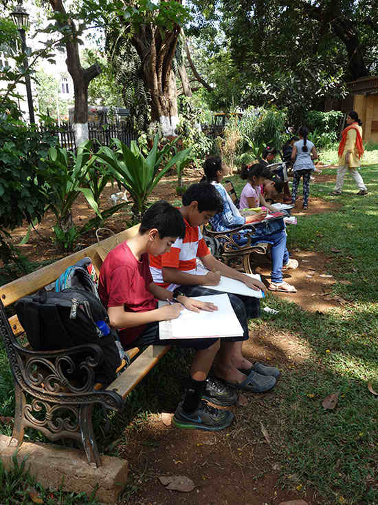 Outdoor sketching workshop for children 4