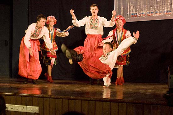 Russian folk dance by young Russian dance troupe