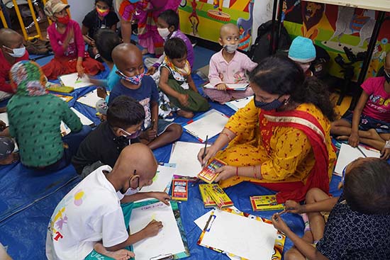 Priti Naik with Children at Tata Memorial Centre, Mumbai 